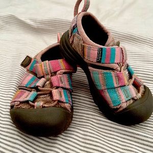 Toddler size 5 Keen sandals